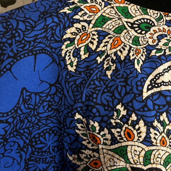 BEAUTIFUL BLUE & WHITE WITH MULTICOLORS & PATTERNS SHORT SLEEVE KAFTAN DRESS - Picture 6 of 10